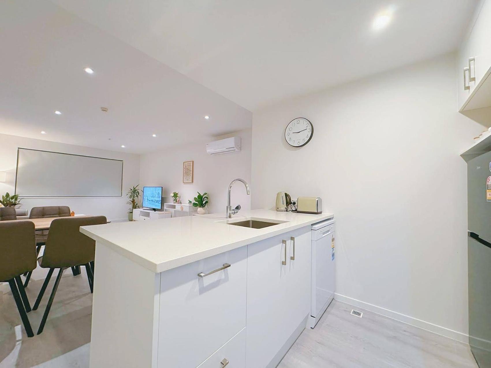 Modern 2Br Central Petone Gem Лоуэр-Хатт Экстерьер фото