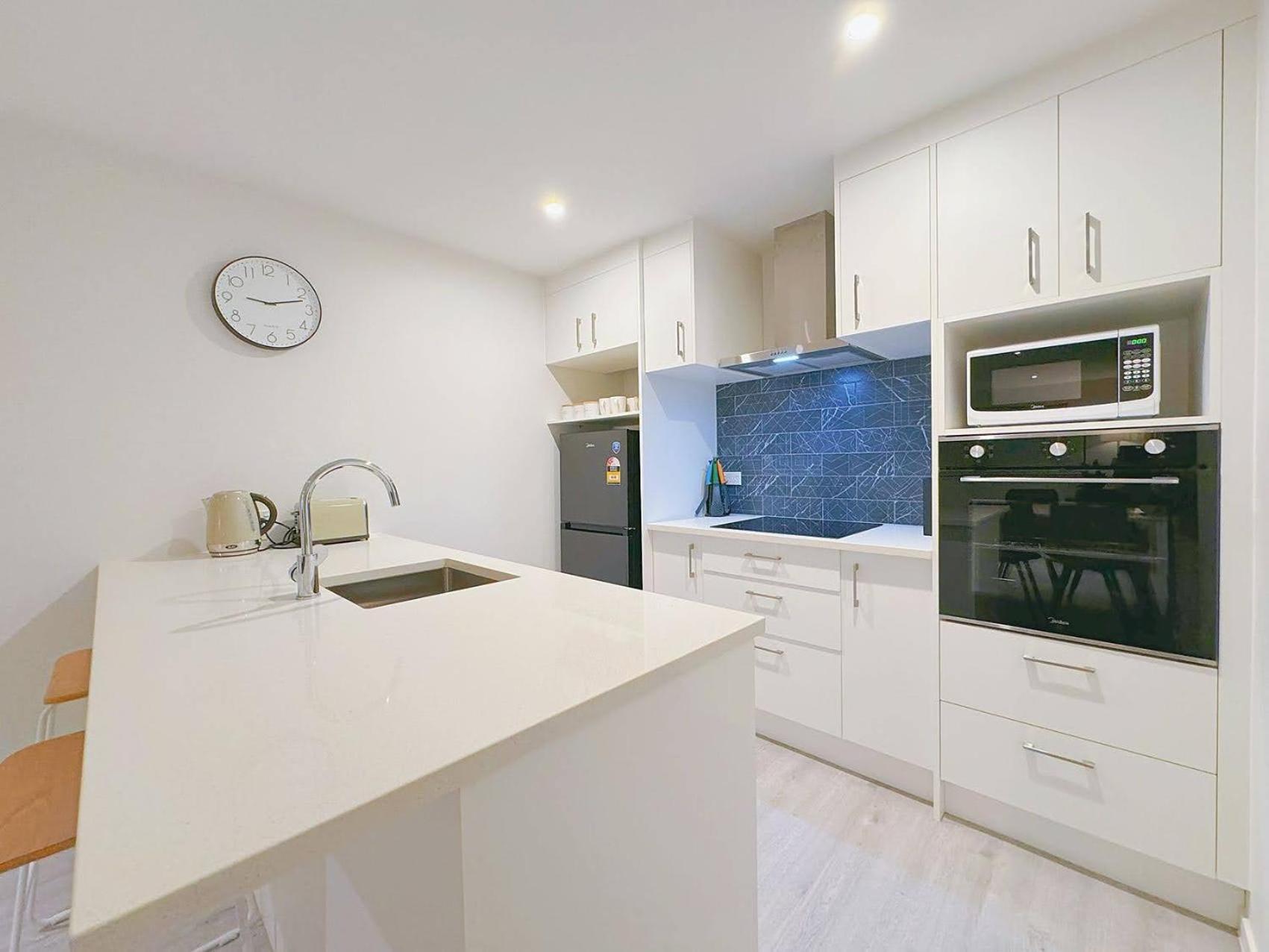 Modern 2Br Central Petone Gem Лоуэр-Хатт Экстерьер фото